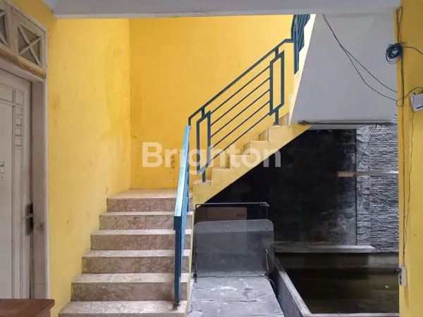 image RUMAH HOOK 2 LT KEBON BARU TEBET JAKARTA SELATAN FULL FURNISH BEBAS BANJIR (7)