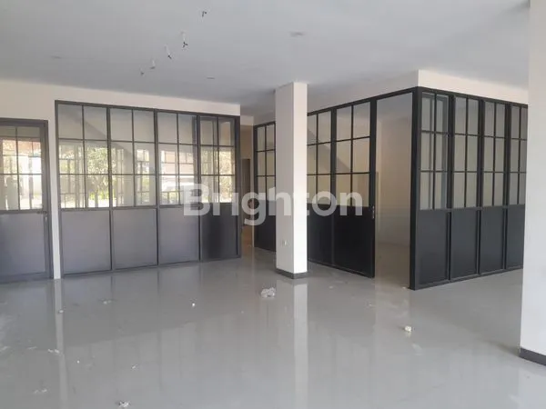 image RUKO PINGGIR JALAN PUSAT PERBELANJAAN AREA JIMBARAN BISA UNTUK KANTOR (5)