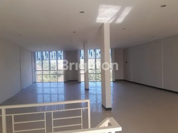 image RUKO PINGGIR JALAN PUSAT PERBELANJAAN AREA JIMBARAN BISA UNTUK KANTOR (4)