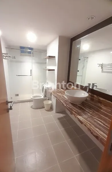 image APARTEMEN TAMAN ANGGREK TOWER 6 – LUAS 146 M² | FULLY FURNISHED (6)