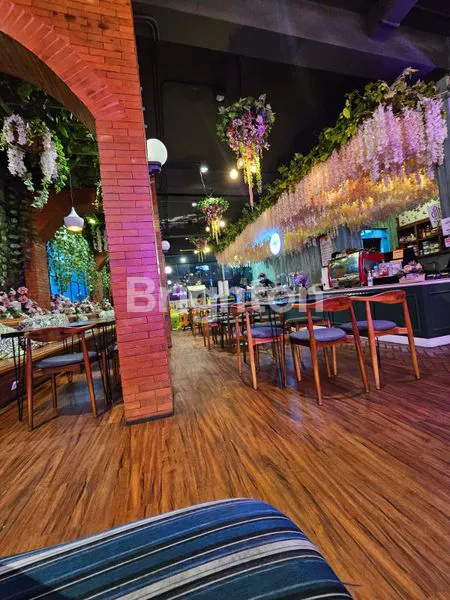 RUKO POJOK 2,5 LANTAI SIAP PAKAI PLEBURAN RAYA SEMARANG SELATAN DEKAT UNDIP RS ROEMANI