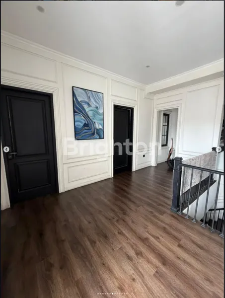 image RUMAH AMERICAN CLASSIC 3 LANTAI DI MATOA GRACE (5)