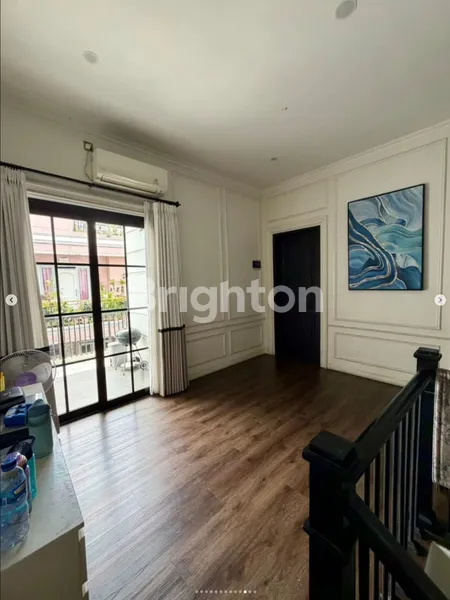 image RUMAH AMERICAN CLASSIC 3 LANTAI DI MATOA GRACE (7)