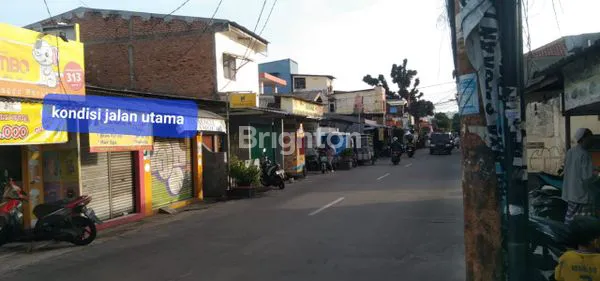 image DI JUAL RUMAH SANGAT STRATEGIS PINGGIR JALAN RAYA DI KAWASAN PULO GADUNG JAKARTA TIMUR  (3)