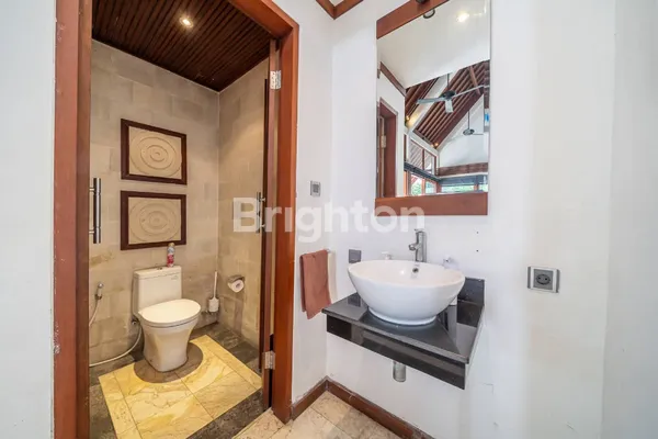 image VILLA MEWAH NAN ELEGAN FULL FURNISHED DI AREA BADUNG (6)