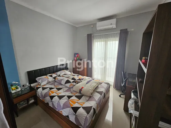 image JUAL RUMAH - FULL RENOVASI - FULL FURNISHED + ELEKTRONIK (TINGGAL MASUK RUMAH) (3)