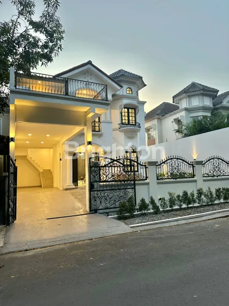 image DIJUAL CEPAT! RUMAH MEWAH LUAS SIAP HUNI DI DELTAMAS BEKASI (1)