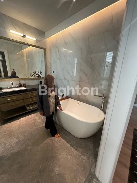 image RUMAH MEWAH ALAM SUTERA KLASIK DAN BERKELAS (6)