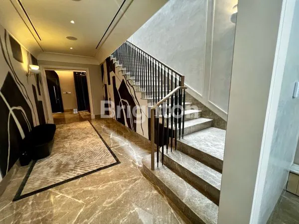 image RUMAH MEWAH ALAM SUTERA KLASIK DAN BERKELAS (7)