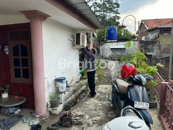 image MILIKI SEGERA  RUMAH  DIJUAL CEPAT - BU  HARGA DI BAWAH  NJOP 460 JT  SHM    LT 178 LB 128 KMR 5 KM 3 TENGAH KOTA DEKAT JAVA MALL SEMARANG (3)
