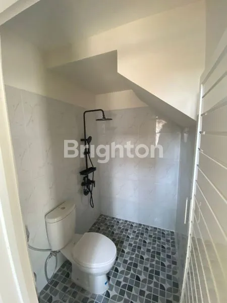 image RUMAH 2 LANTAI STRATEGIS SIAP HUNI TASIKMADU MALANG (6)