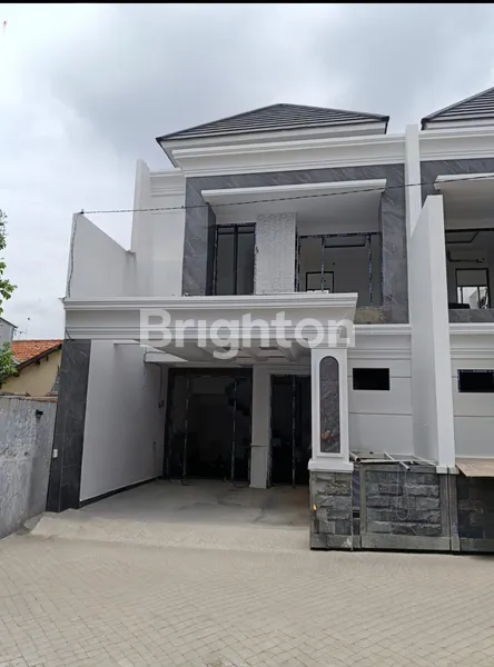 Gambar Property RUMAH BARU ARAYA SURABAYA AMERICAN CLASSIC SIAP HUNI STRATEGIS