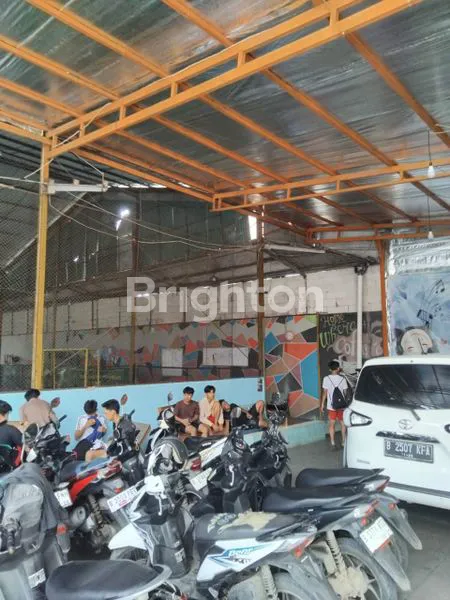 image PROPERTI LENGKAP: RUMAH 2 LANTAI & LAPANGAN FUTSAL (4)