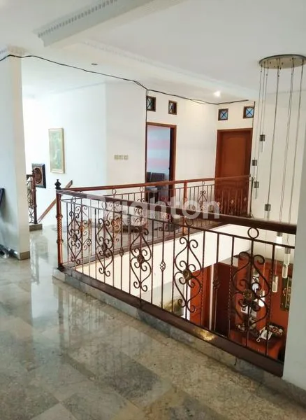 image RUMAH MEWAH DI KEMANG PRATAMA PRESTISIUS • STRATEGIS • MULTIFUNGSI BEST PRICE ! (2)