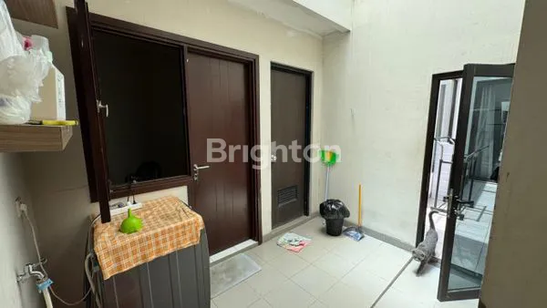 image DIJUAL RUMAH SIAP HUNI DI BSD, 5 KAMAR, SHM (2)