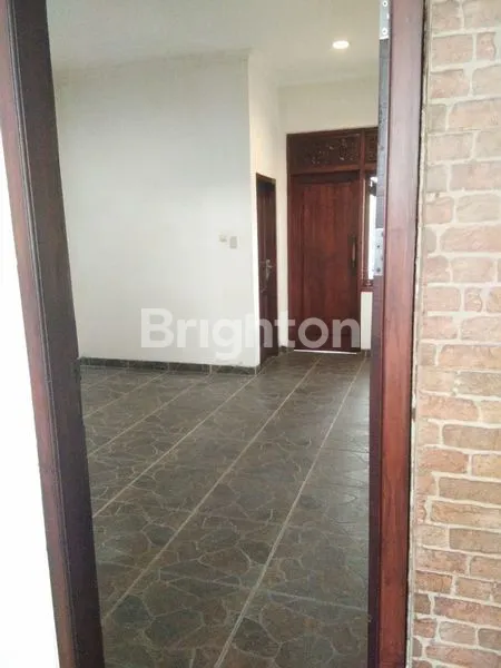 image DIJUAL RUMAH MEWAH SIAP HUNI DI TEROGONG, JAKSEL. (5)