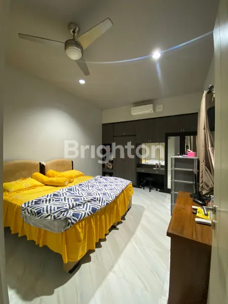 image RUMAH HUNIAN 2 LANTAI NYAMAN DAN AKSES STRATEGIS ROYAL PAKA GUNUNG ANYAR SURABAYA (2)