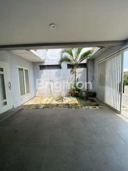 image RUMAH HUNIAN 2 LANTAI NYAMAN DAN AKSES STRATEGIS ROYAL PAKA GUNUNG ANYAR SURABAYA (6)