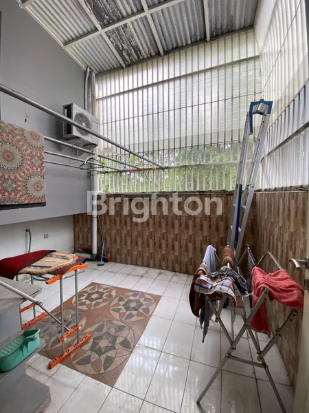 image RUMAH HUNIAN 2 LANTAI NYAMAN DAN AKSES STRATEGIS ROYAL PAKA GUNUNG ANYAR SURABAYA (7)