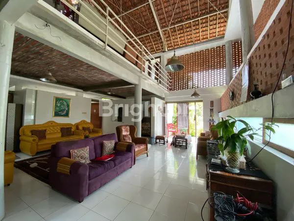 image RUMAH ASRI FULLY FURNISHED DEKAT PASAR SLEMAN (2)