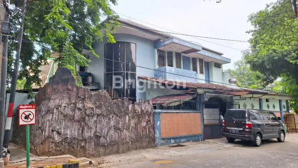 image DIJUAL RUMAH HOEK SHM LOKASI STRATEGIS BEBAS BANJIR METRO SUNTER (8)