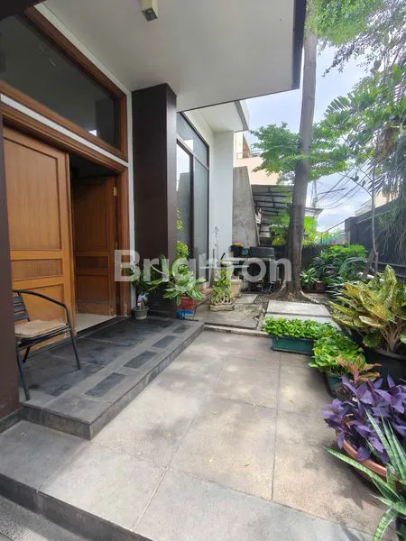 image RUMAH BAGUS PREMIUM 2 LANTAI ,ROW 2 MOBIL ,BEBAS BANJIR, JAKARTA BARAT (1)