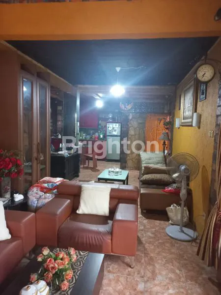 image RUMAH STRATEGIS HOEK, 2 LANTAI SHM DI KELAPA GADING (2)