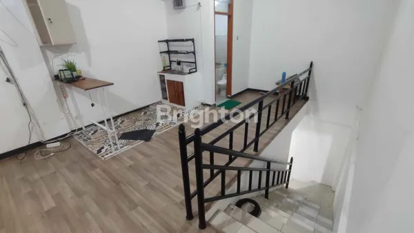 image DISEWAKAN RUKO 3 LANTAI , HABIS RENOVASI DI RAYA JEMURSARI (5)