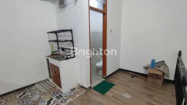 image DISEWAKAN RUKO 3 LANTAI , HABIS RENOVASI DI RAYA JEMURSARI (3)