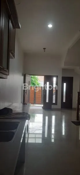 image RUMAH 3 LANTAI  KT 6+1 TEBET, JAKARTA SELATAN (2)