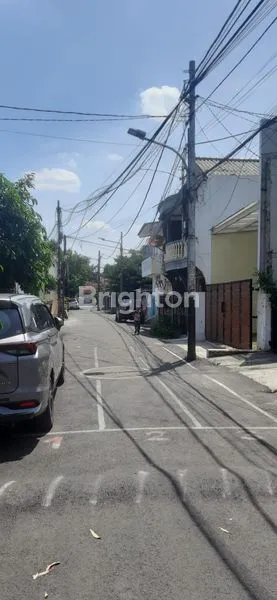 image RUMAH 3 LANTAI  KT 6+1 TEBET, JAKARTA SELATAN (8)