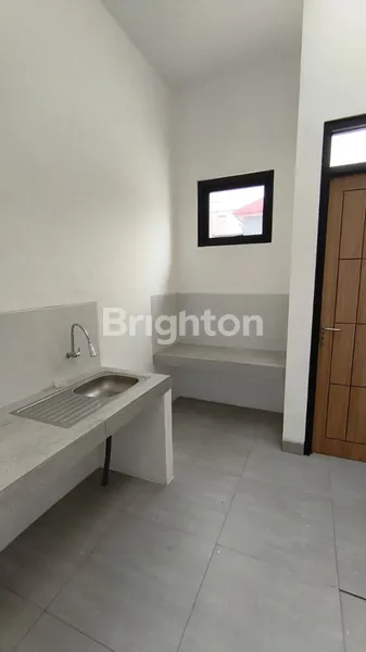 image RUMAH BARU LEBAR 5 TENGGILIS DEKAT UBAYA SURABAYA (6)