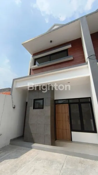 image RUMAH BARU LEBAR 5 TENGGILIS DEKAT UBAYA SURABAYA (7)