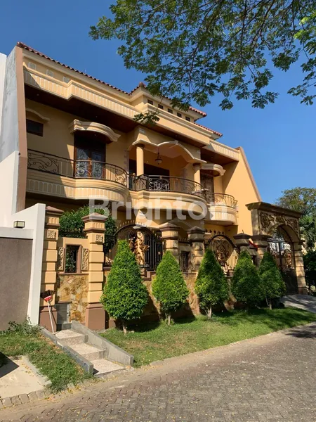 image RUMAH MEWAH 2 LANTAI PAKUWON CITY VILLA ROYAL, SURABAYA TIMUR (2)