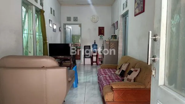 image RUMAH KLASIK BERSIH RAPI DAN STRATEGIS (3)