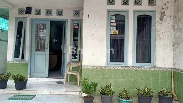 image RUMAH KLASIK BERSIH RAPI DAN STRATEGIS (1)