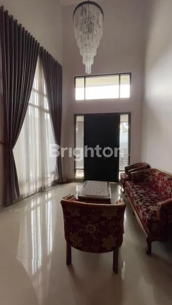 image RUMAH HOOK 2 LANTAI FULL FURNISH DI GUNUNG BATU DALAM (3)