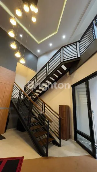 image RUMAH HOOK 2 LANTAI FULL FURNISH DI GUNUNG BATU DALAM (4)