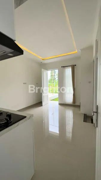 image RUMAH 2 LANTAI SIAP HUNI DI SENTUL CITY (7)