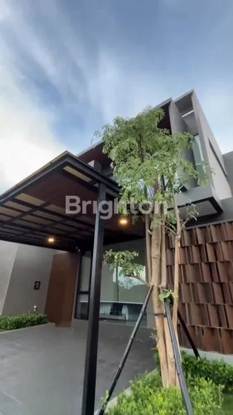 image GREENLAKE CITRALAND SURABAYA RUMAH BARU DENGAN ATTIC DAN POOL DI PHASE (1)