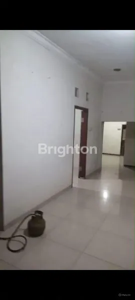 image RUMAH 2 LANTAI,AREA TAMBAKASRI,PINGGIR JALAN RAYA,SELANGKAH KE PASAR GADANG,10 MENIT MENUJU GOR (4)