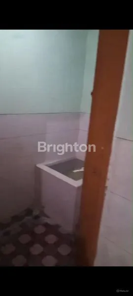 image RUMAH 2 LANTAI,AREA TAMBAKASRI,PINGGIR JALAN RAYA,SELANGKAH KE PASAR GADANG,10 MENIT MENUJU GOR (2)