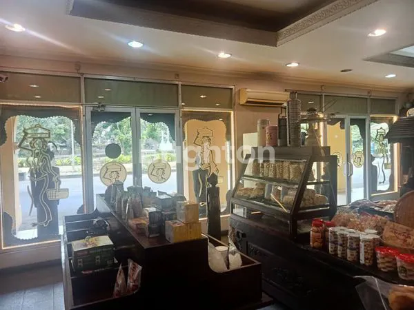 image   RUKO  GANDENG 3 LANTAI  DI PERTOKOAN REVO MALL,LOKASI STRATEGIS TERKONEKSI DENGAN LRT. HARGA NEGO !!! (6)