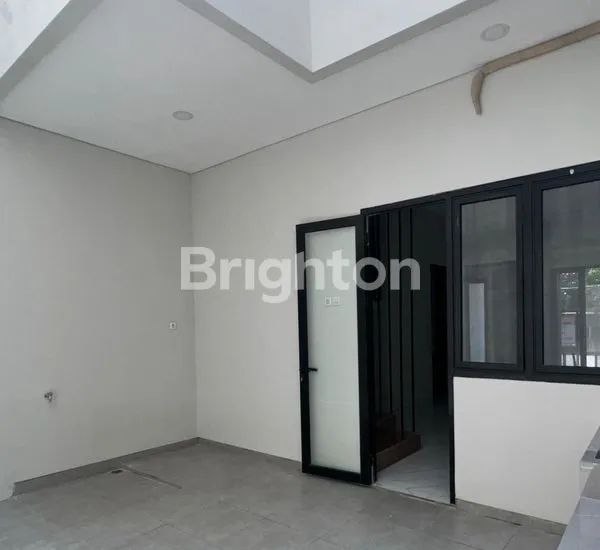 image RUMAH BARU 2 LANTAI. KUTISARI INDAH UTARA.. FREE PAJAK PEMBELI, FREE BIAYA NOTARIS (5)