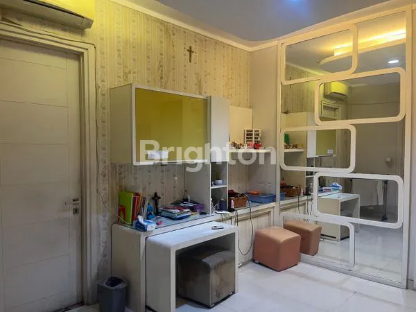 image DIJUAL RUMAH 2LANTAI RENO SEMI FURNISH DI CLUSTER ELIT KELAPA GADING (7)