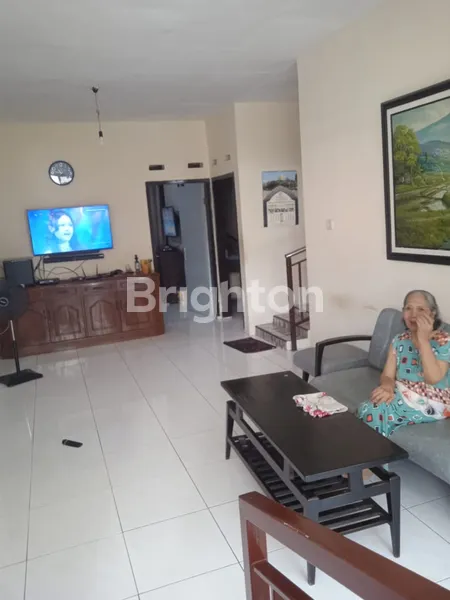 image RUMAH STRATEGIS LINGKUNGAN AMAN DAN NYAMAN SEMOLOWARU ELOK DEKAT NGINDEN KLAMPIS MANYAR ARAYA KEPUTIH MERR KEDUNG BARUK NIRWANA  (2)