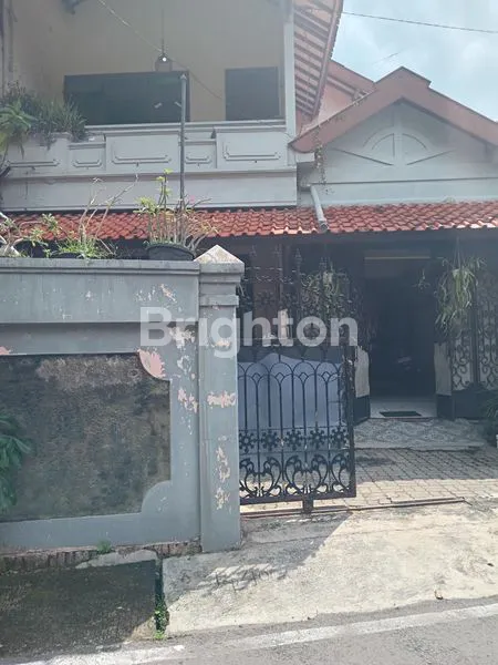 image RUMAH 2 LANTAI SHM, LT 270M² DI SERENGAN SOLO (2)