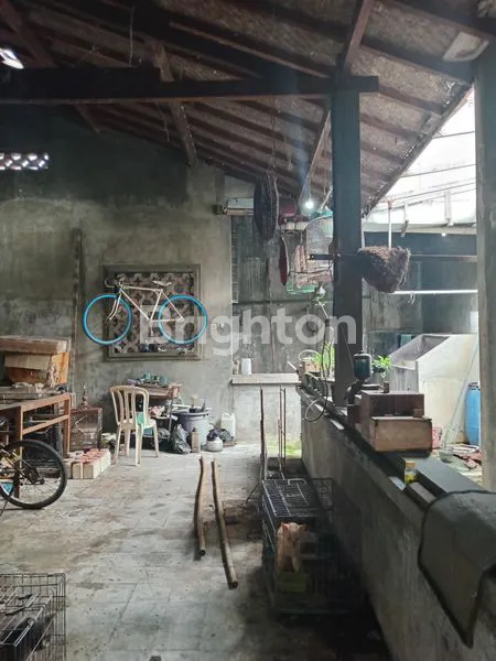 image RUMAH 2 LANTAI SHM, LT 270M² DI SERENGAN SOLO (3)