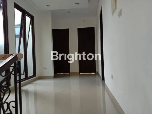 image RUMAH MEWAH 2 LANTAI DI PURI GADING ALAM RAYA 2, BEKASI (3)