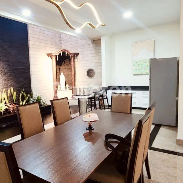image RUMAH MEWAH CANTIK DI MERUYA JAKARTA BARAT  (8)